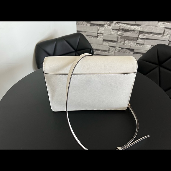 Michael Kors Women's White Daniela Large Saffiano Leather Crossbody Bag - Picture 2 of 7